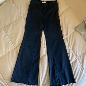 ✨ Wide leg, raw edge, Free People jeans ✨ black 🌚